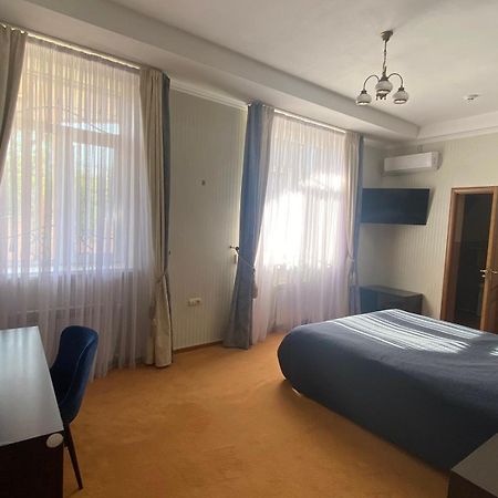 In Hotel Kamianets-Podilskyi Exterior foto